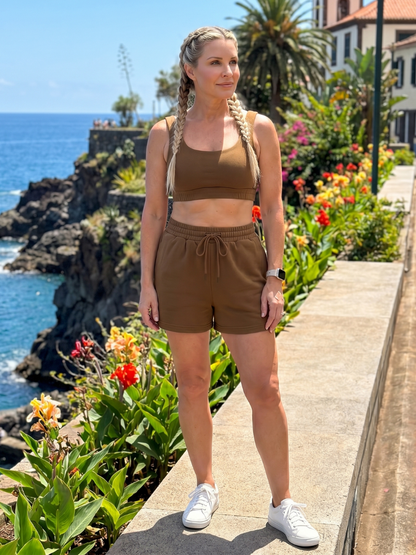 Lysem - Comfortable Sleeveless Scoop Neck Crop Top And Shorts Set