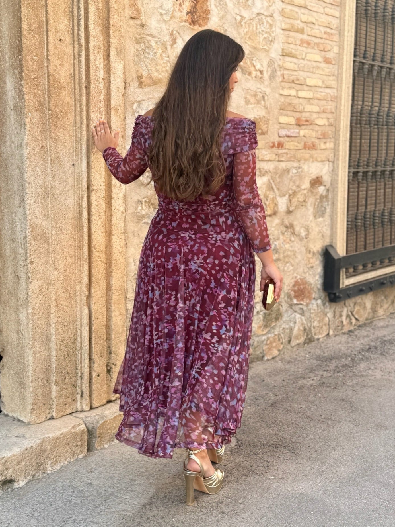 Vera - Elegant Midi Dress